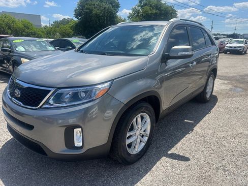 Used 2014 Kia Sorento LX w/ Touring Package (LX) image 3