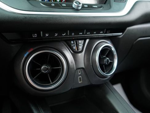 Used 2021 Chevrolet Blazer LT FWD image 27