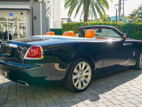 Used 2016 Rolls-Royce Dawn image 26
