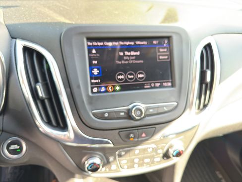 Used 2024 Chevrolet Equinox LT image 15