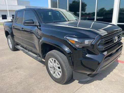 Used 2025 Toyota Tacoma SR RWD image 4