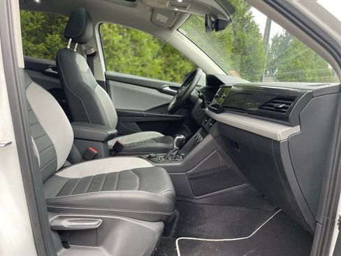 Used 2023 Volkswagen Taos SEL image 19