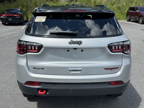 Used 2025 Jeep Compass Trailhawk AWD/4WD image 6