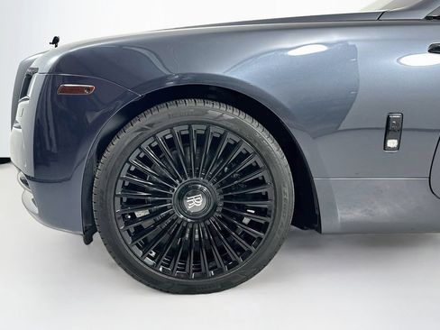 Used 2015 Rolls-Royce Wraith RWD image 17