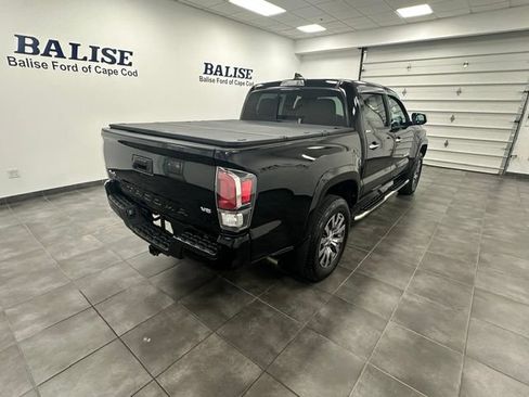 Used 2022 Toyota Tacoma Limited AWD/4WD image 10