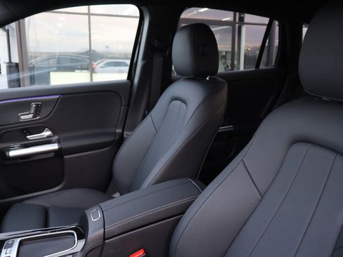 Certified 2025 Mercedes-Benz GLA 250 w/ Driver Assistance Package image 13