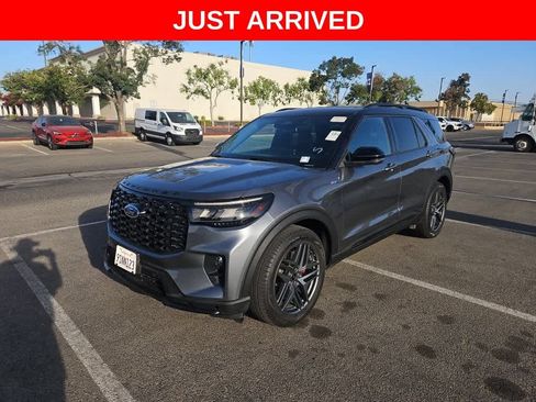 Used 2025 Ford Explorer ST-Line w/ Premium Package RWD image 1