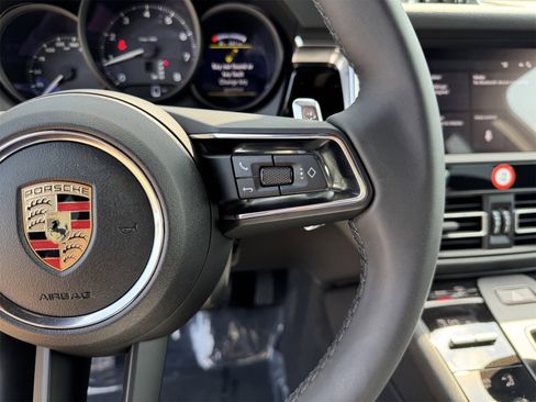 New 2026 Porsche Macan image 19