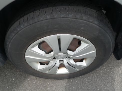 Used 2010 Subaru Outback 2.5i image 35