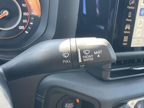 Used 2025 Jeep Gladiator Mojave w/ Convenience Group AWD/4WD image 24
