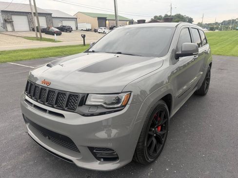 Used 2019 Jeep Grand Cherokee SRT AWD/4WD image 12