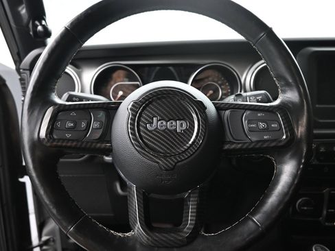 Used 2020 Jeep Wrangler Unlimited Sahara w/ Cold Weather Group AWD/4WD image 13