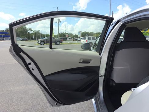 Used 2022 Toyota Corolla LE FWD image 10