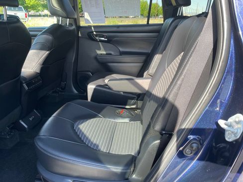 Certified 2025 Toyota Highlander XSE AWD/4WD image 14
