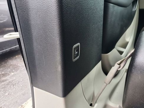 Certified 2024 Chrysler Pacifica Touring-L image 26