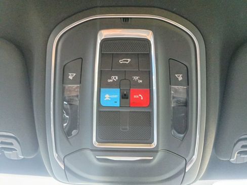 Used 2024 Jeep Wagoneer L Series II w/ Flexible Seating Group RWD image 7