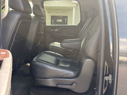 Used 2009 GMC Yukon XL Denali AWD/4WD image 10