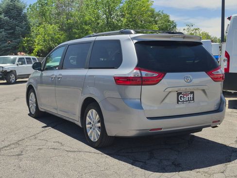 Used 2016 Toyota Sienna LE AWD/4WD image 8