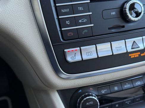 Used 2019 Mercedes-Benz GLA 250 4MATIC image 4