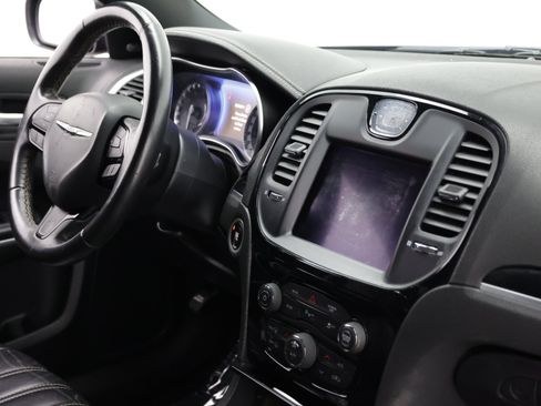 Used 2021 Chrysler 300 S RWD image 39