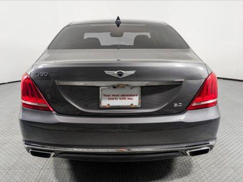 Used 2017 Genesis G90 5.0 Ultimate RWD image 7