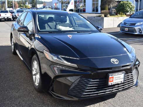 Certified 2025 Toyota Camry LE image 3