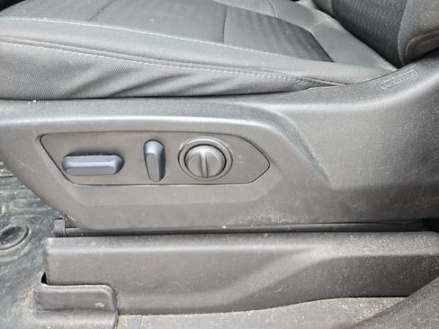 Used 2023 GMC Sierra 2500 SLE w/ SLE Convenience Package image 5