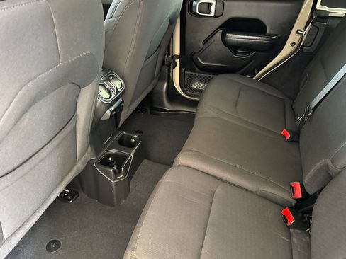 Used 2022 Jeep Wrangler Unlimited Sport AWD/4WD image 12