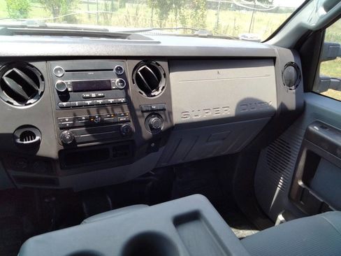 Used 2015 Ford F250 XL w/ Power Equipment Group image 18