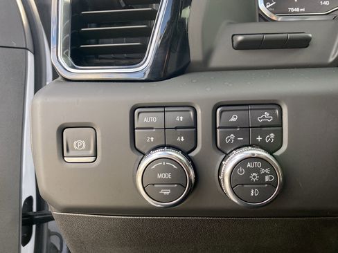 Used 2025 GMC Sierra 3500 Denali Ultimate image 31