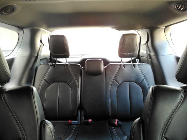 Used 2025 Chrysler Pacifica Select FWD image 38