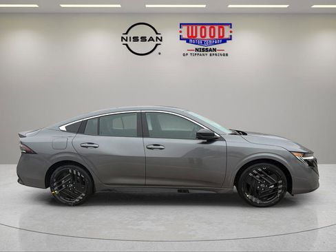 New 2026 Nissan Sentra SR w/ Floor Mat Package FWD image 2