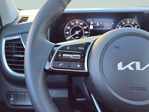 New 2026 Kia Seltos SX image 32