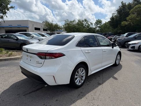 Used 2024 Toyota Corolla XLE FWD image 6