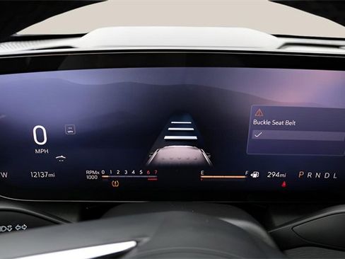 Used 2025 Buick Enclave Preferred image 27