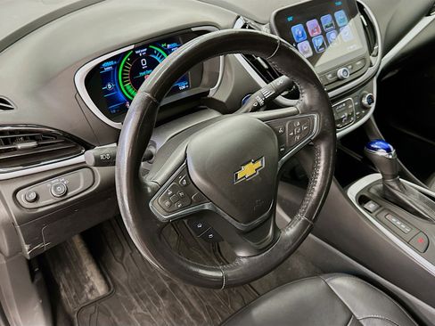 Used 2018 Chevrolet Volt LT w/ Comfort Package FWD image 18