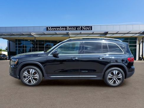 Certified 2025 Mercedes-Benz GLB 250 4MATIC image 2