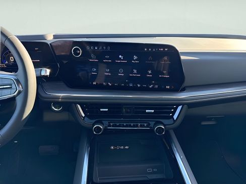 New 2026 Chevrolet Suburban Premier w/ Sun And Tow Package image 17