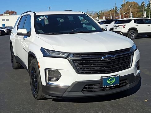 Used 2023 Chevrolet Traverse LT w/ Midnight/Sport Edition image 7