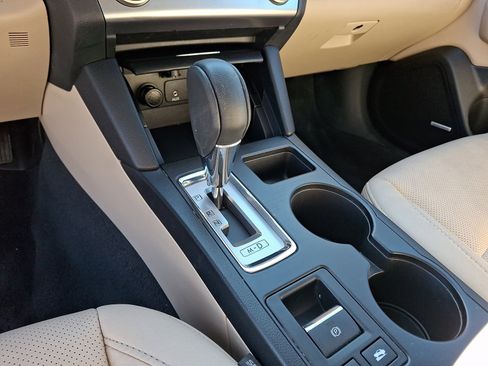 Used 2017 Subaru Outback 2.5i Limited image 15