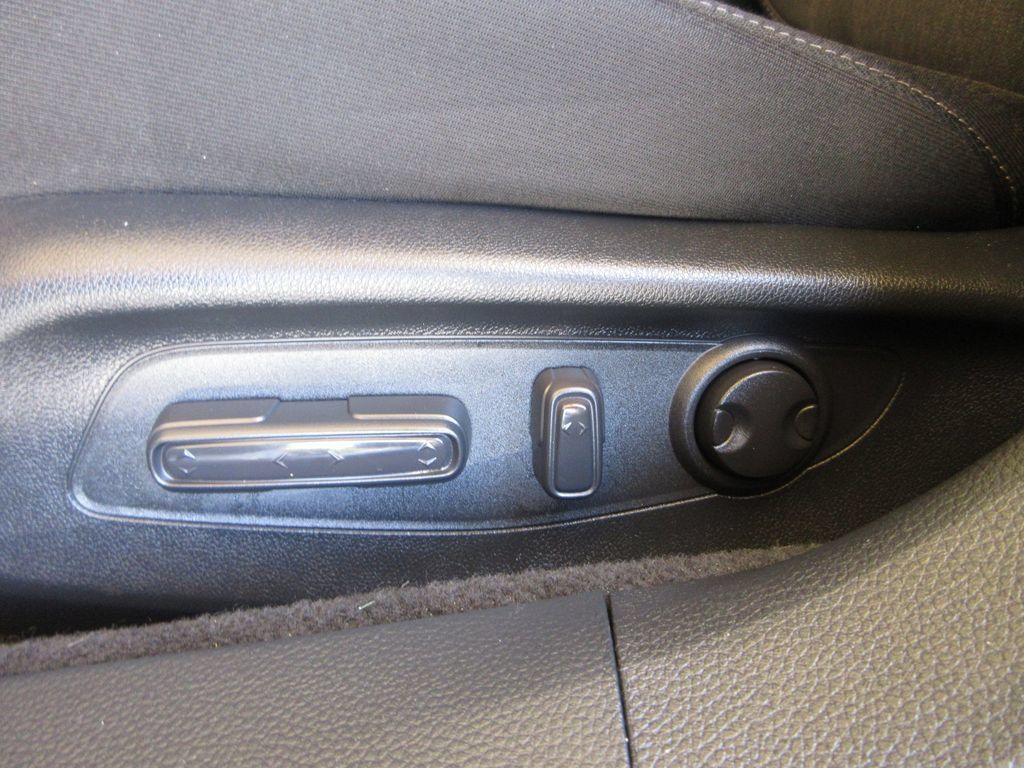 Used 2023 Honda Accord EX image 12