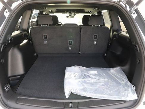 New 2025 Jeep Grand Cherokee Laredo X w/ Luxury Tech Group I AWD/4WD image 7