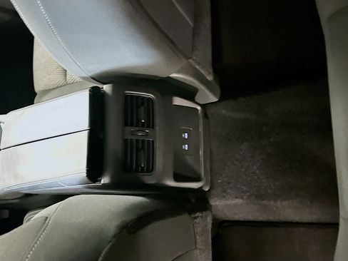 Used 2025 Nissan Rogue SV AWD/4WD image 27