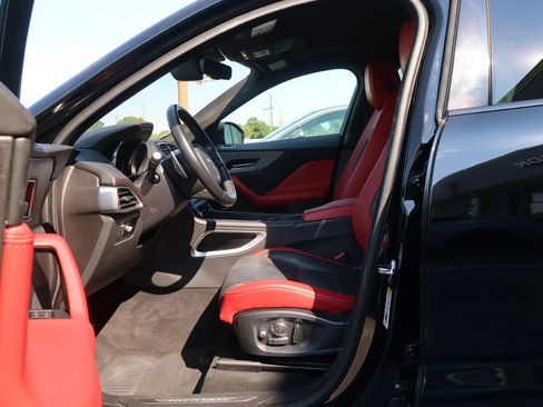 Used 2019 Jaguar F-PACE S AWD/4WD image 15