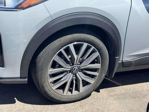 Used 2024 Nissan Kicks SV FWD image 7