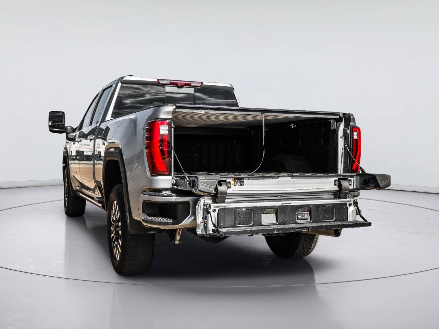 Used 2025 GMC Sierra 2500 Denali Ultimate w/ Max Trailering Package AWD/4WD image 9