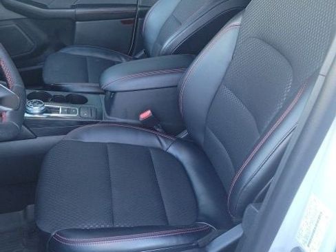 Used 2025 Ford Escape ST-Line Select AWD/4WD image 8