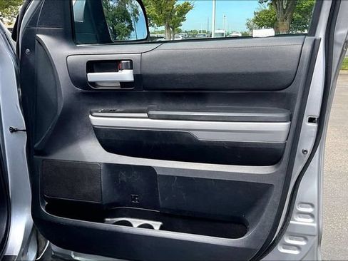 Used 2020 Toyota Tundra SR5 w/ SR5 Upgrade Package AWD/4WD image 23