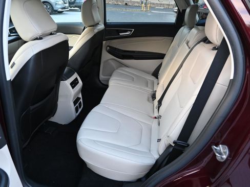 Used 2020 Ford Edge Titanium AWD/4WD image 25