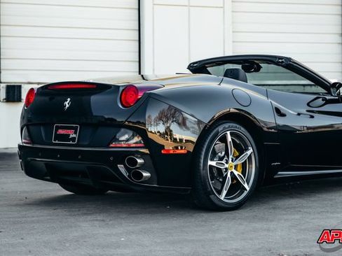 Used 2014 Ferrari California RWD image 60